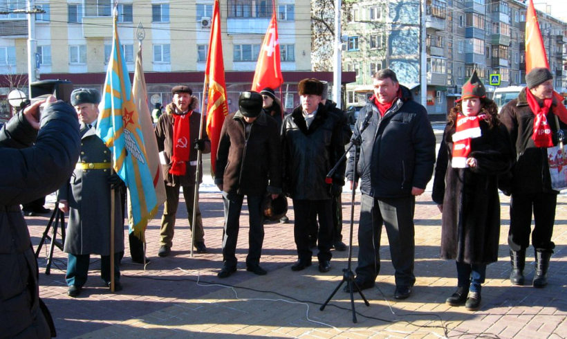 Митинг и шествие к 100-летию Красной Армии в Калуге