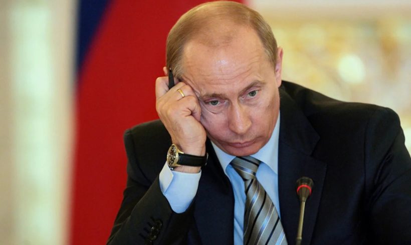 ВЦИОМ: рейтинг доверия Путину снизился до исторического минимума