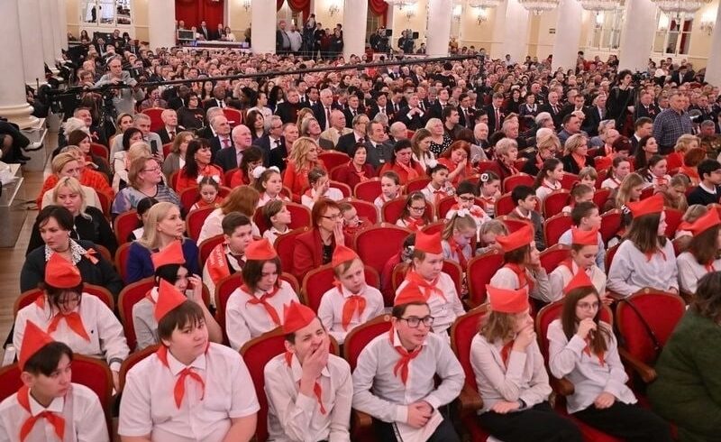 17 февраля в Москве в историческом Колонном зале состоялся торжественный вечер-концерт, посвященный 30-летию КПРФ
